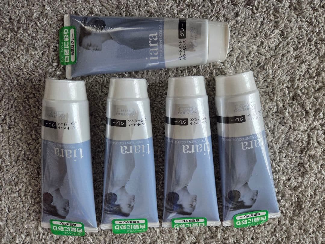 【新品/未開封】tiaraトリートメントカラーリンス220g(グレー)✕5本