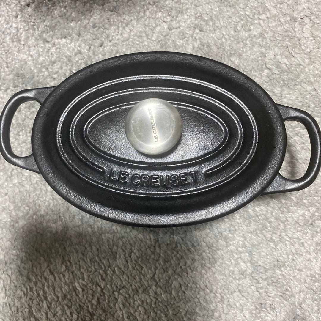 値下げしました。LE CREUSET シグニチャーココットオーバル17センチ