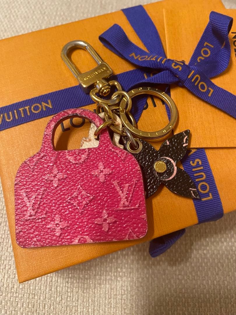 ゆなLouis Vuitton バッグ型キーホルダー、キーリング