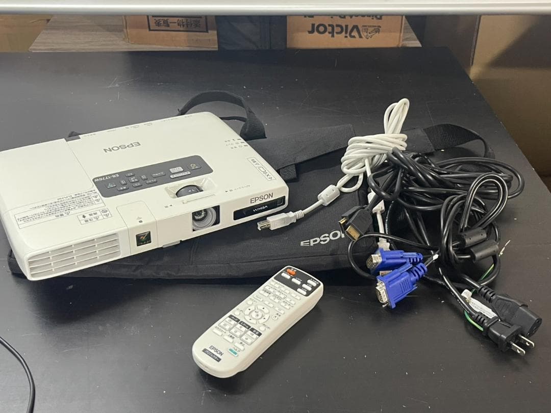 EPSON EB-1776W プロジェクター 1249時間