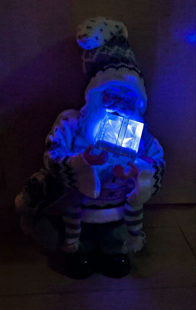 ミュージック◆サンタクロース◆フィギュア◆白とグレー◆サンタ人形