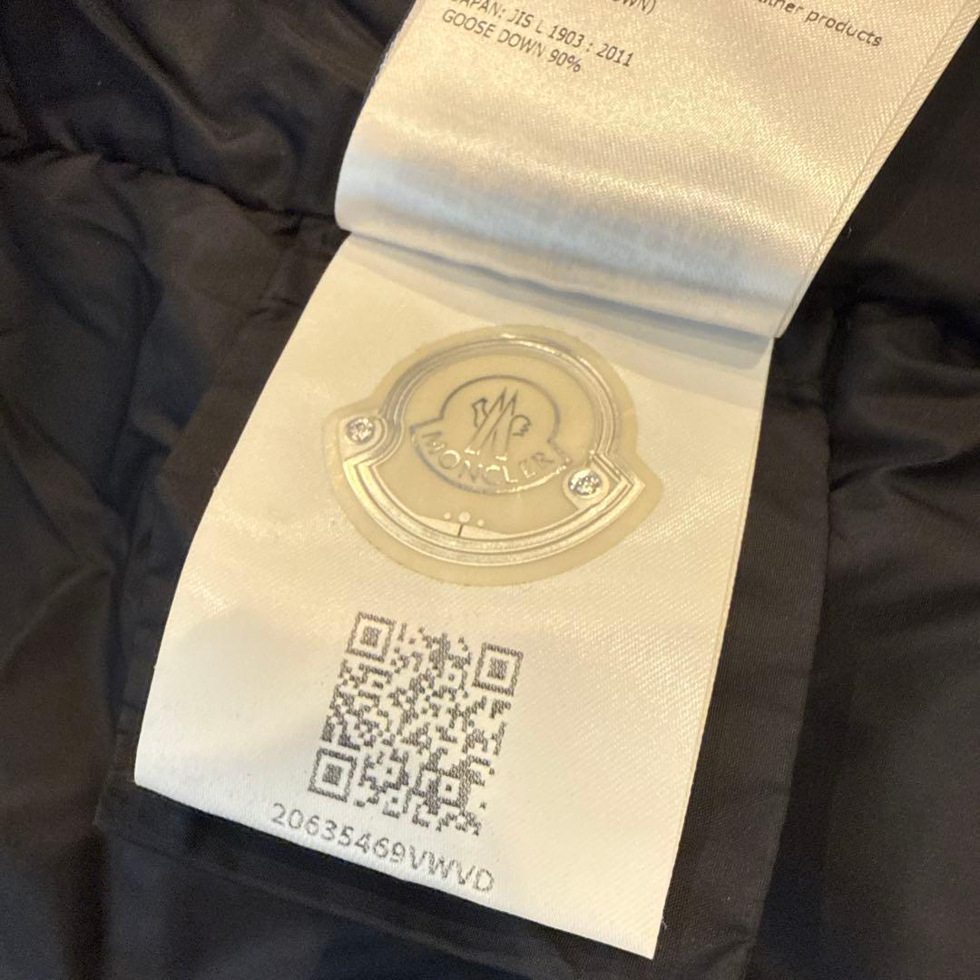 MONCLERブラックダウンジャケット