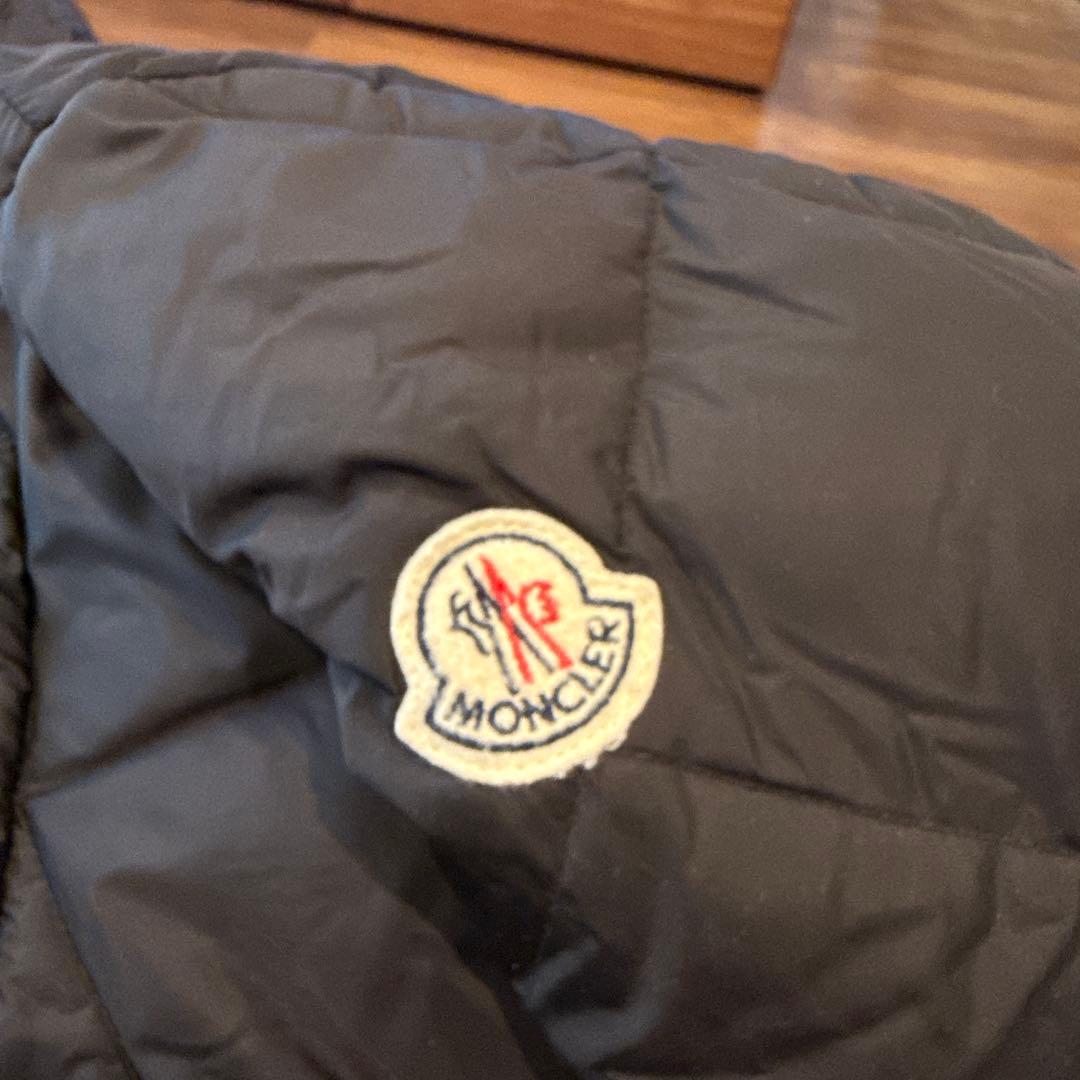 MONCLERブラックダウンジャケット