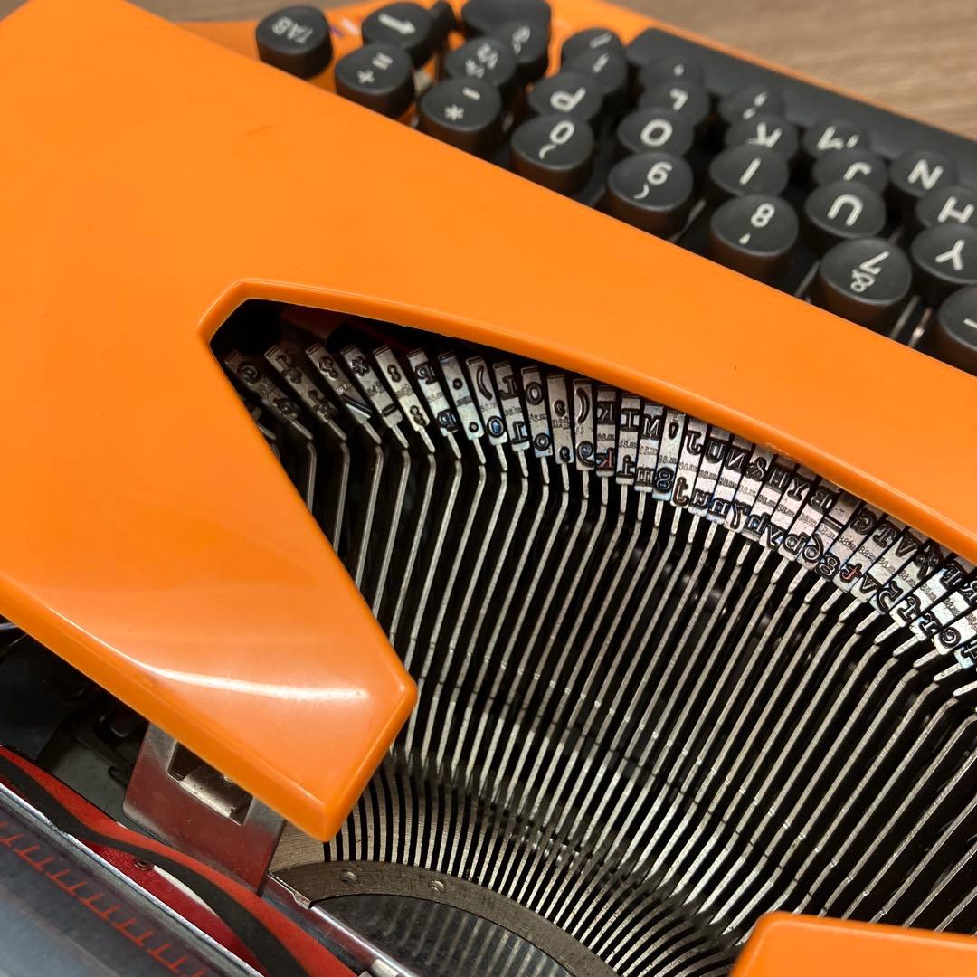 B-5 ジャンク品 昭和レトロ 希少 極美品 Triumph タイプライター