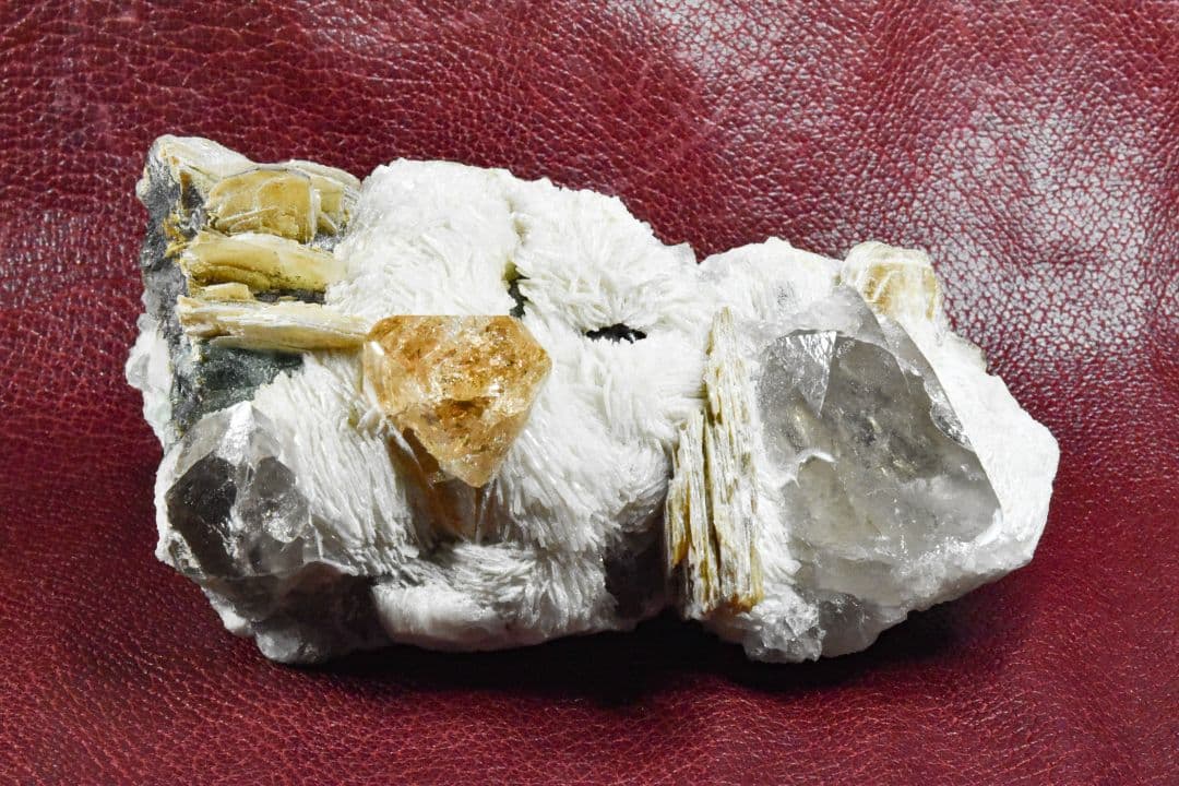 ★パキスタンスカルドゥ産 ウイスキートパーズ＆フローライト＆スモーキークォーツ