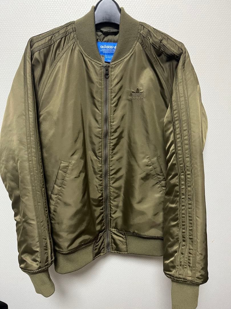 adidas MA-1ジャケット M オリーブ　カーキ　裏地キルティング