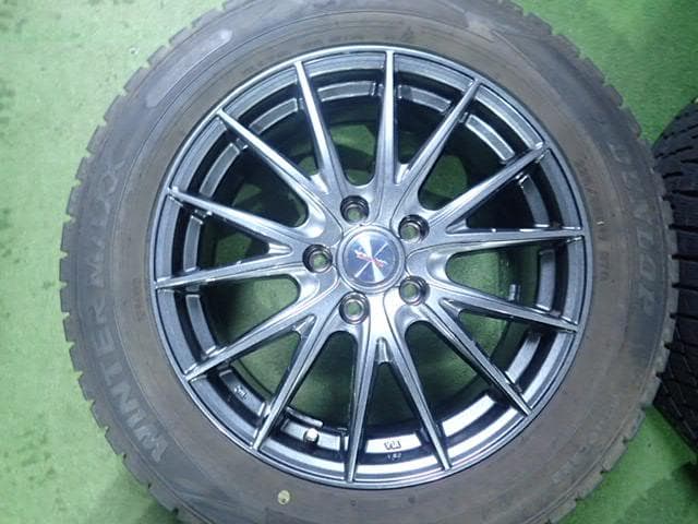 B824【送料無料】スタッドレスタイヤ 225/55R17 4本セット