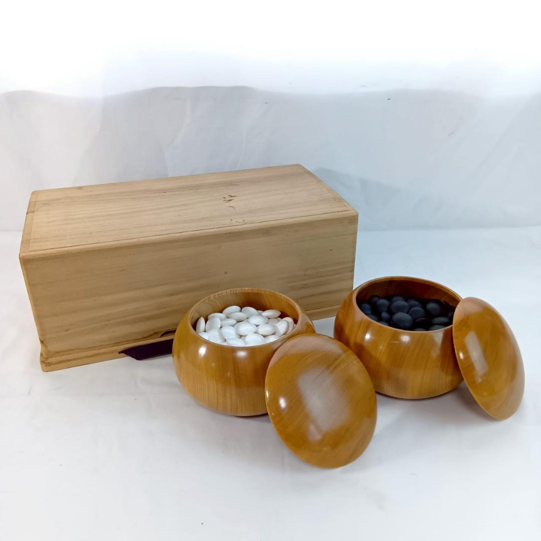 囲碁 高級碁石　本蛤碁石　那智黒碁石　碁笥　桐箱付き