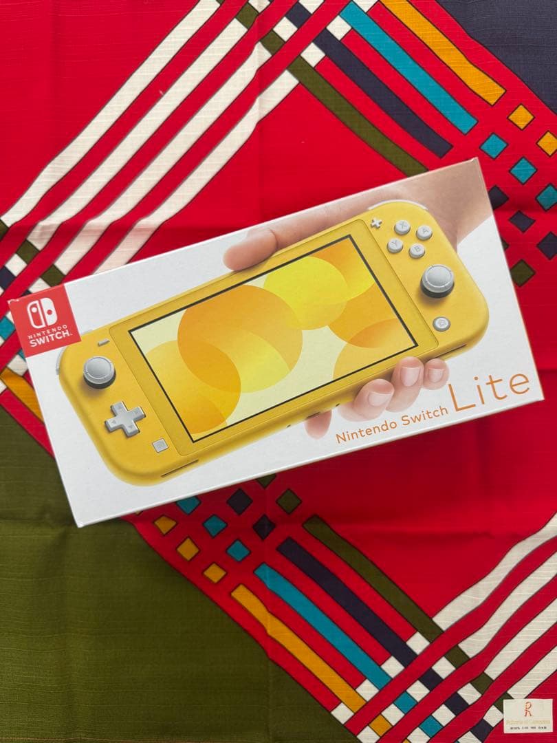 ★新品未使用★Nintendo Switch Lite イエロー/Yellow