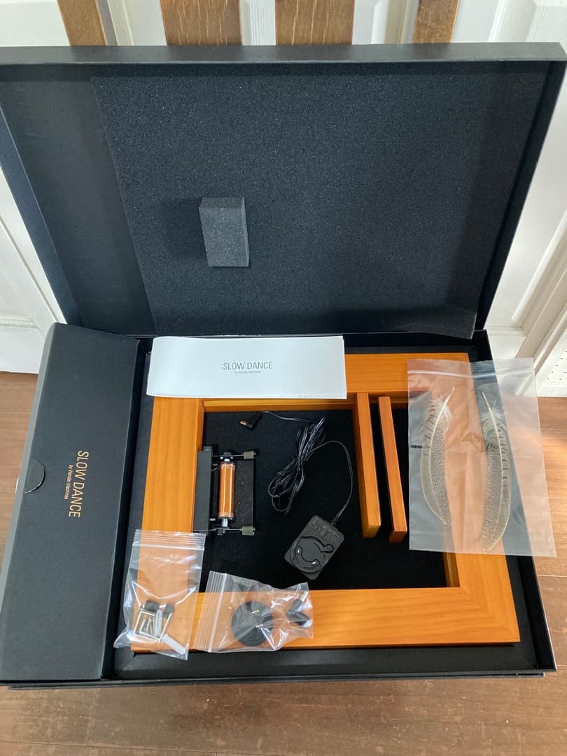 nbb02171　slow dance え！額縁の中のオブジェが動いてる