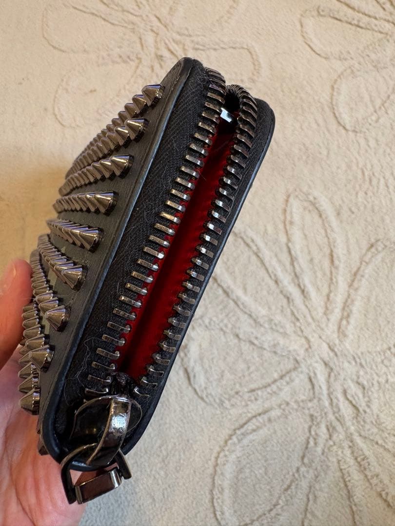 ルブタン 迷彩 スタッズ 長財布 クリスチャンルブタン