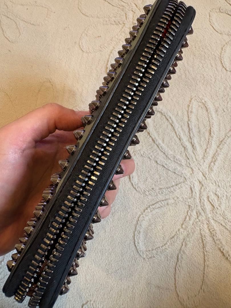 ルブタン 迷彩 スタッズ 長財布 クリスチャンルブタン