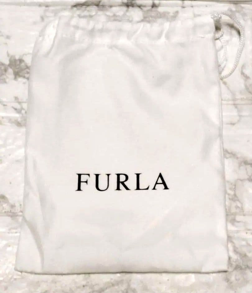 poo　新品FURLAフルラ2つ折り財布レザーグレージュ箱付き保護袋付き