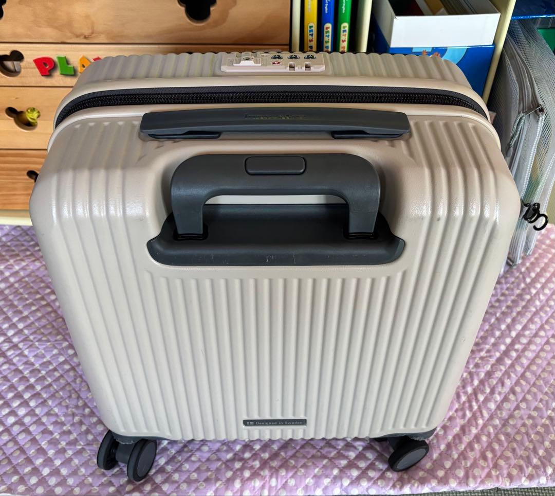 イノベーター 横型スーツケース 多機能モデル INV20