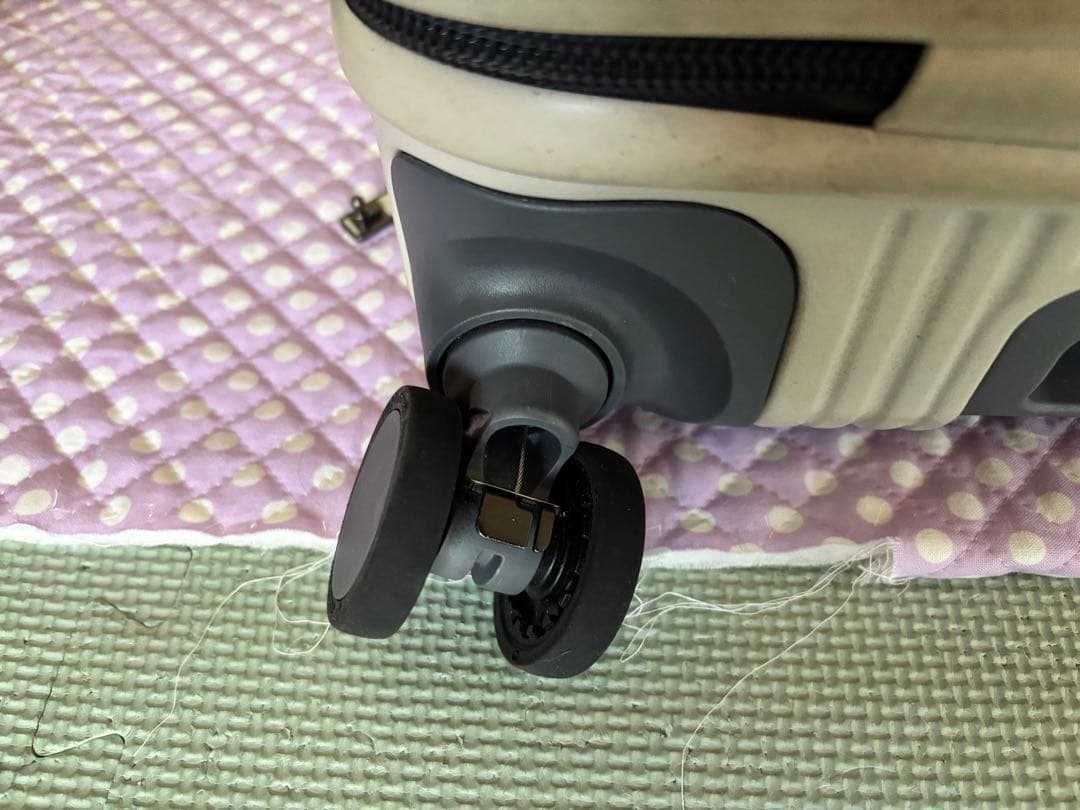 イノベーター 横型スーツケース 多機能モデル INV20