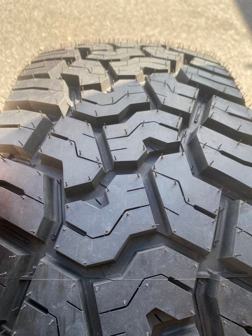 ジオランダーX-AT 285/70R17 未使用品　1月4日まで　送料無料