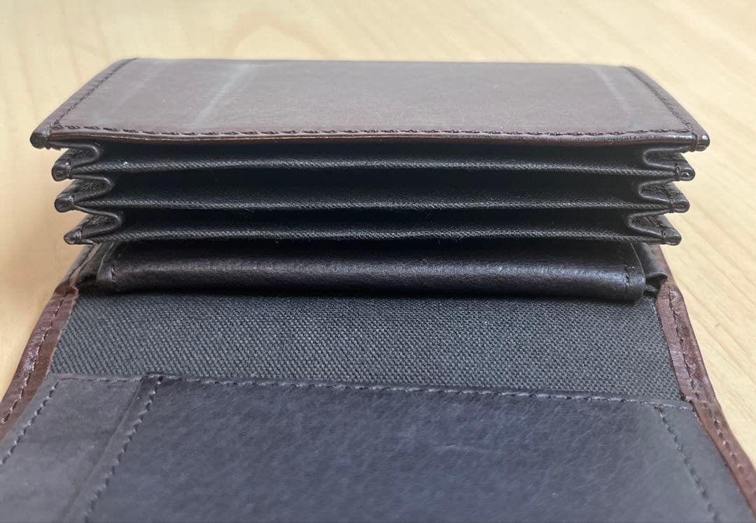 m+ ミッレフォリエ　タバコチョコ　三つ折り財布