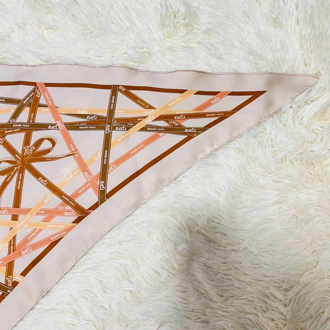 HERMES エルメス トライアングルカレ スカーフ シルク