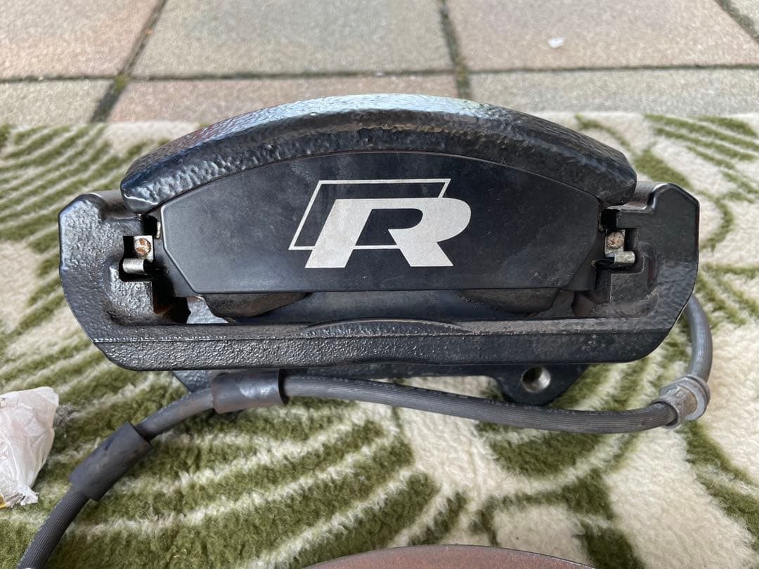 VW GOLF 7R　純正フロントブレーキ