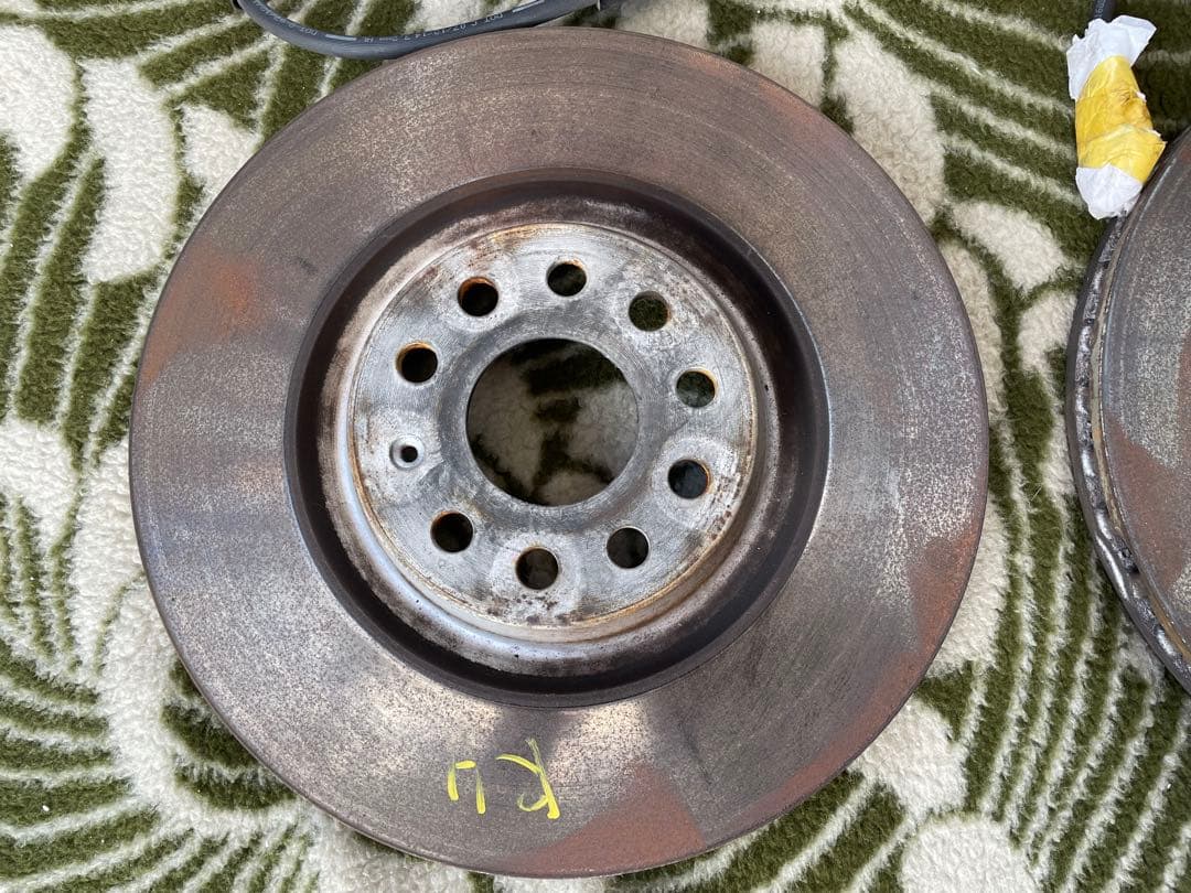 VW GOLF 7R　純正フロントブレーキ