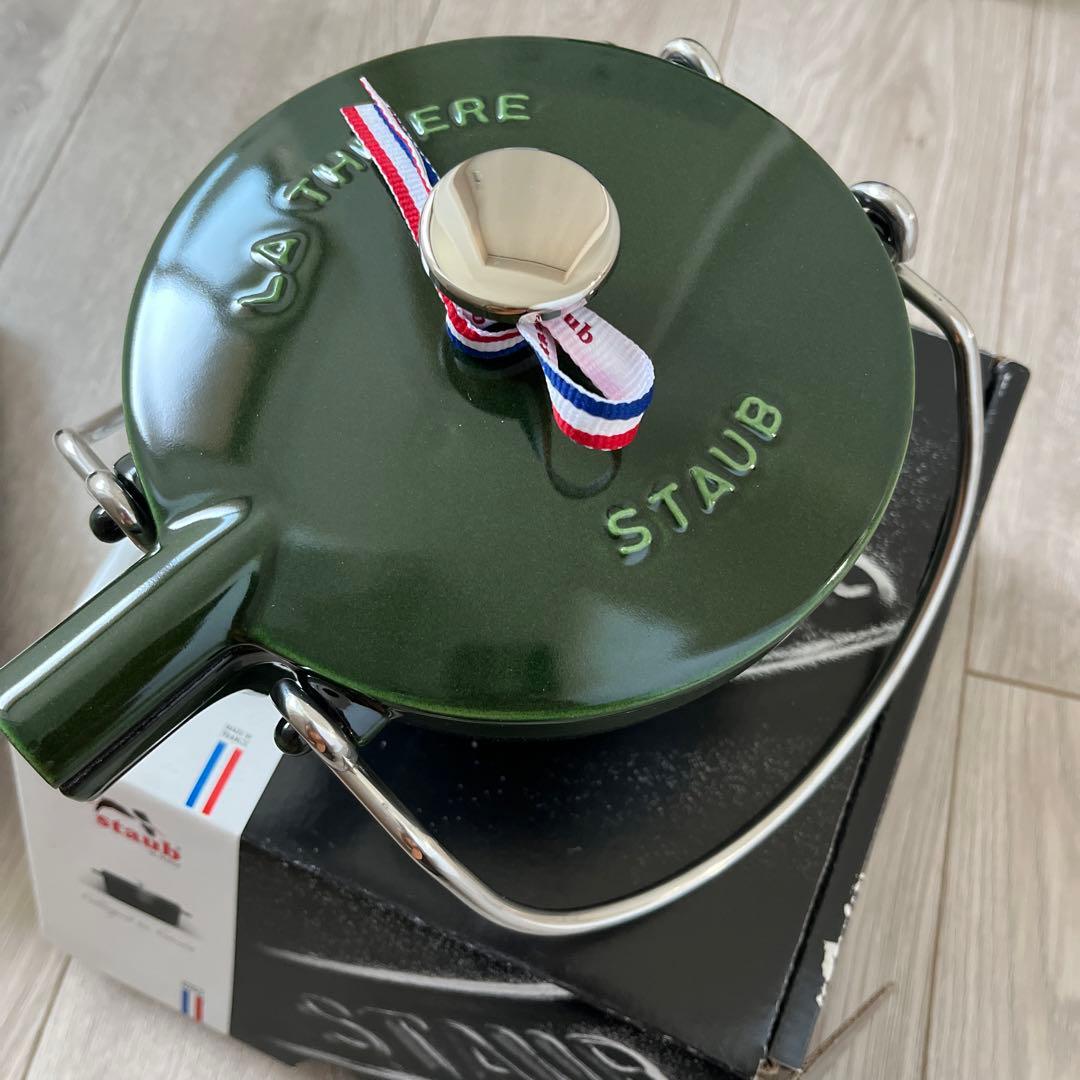 STAUB ティーポット　ラウンド　バジルグリーン