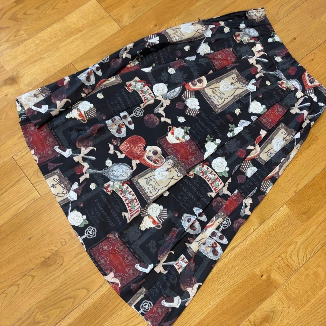 インゲボルグ　スカート