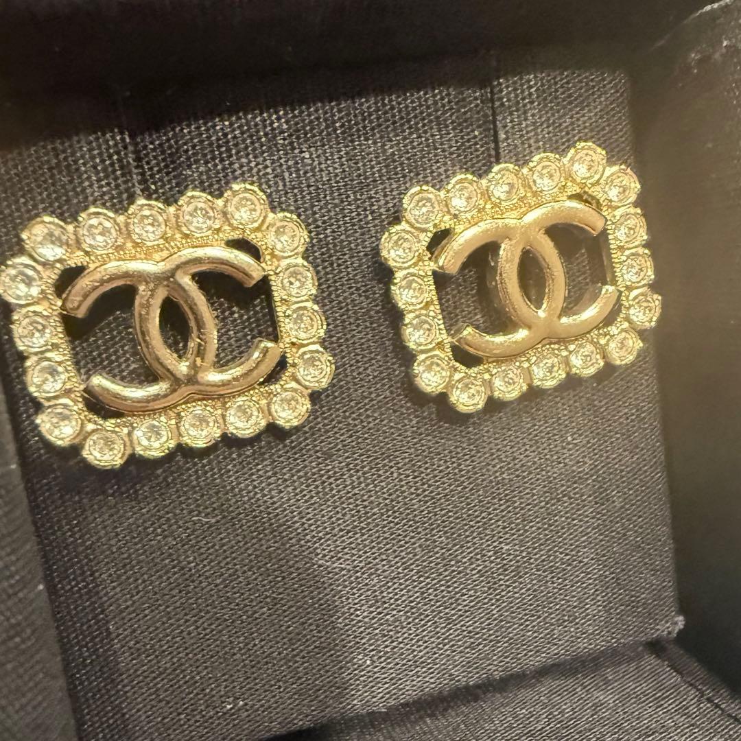 CHANEL ダブルCロゴ ピアス