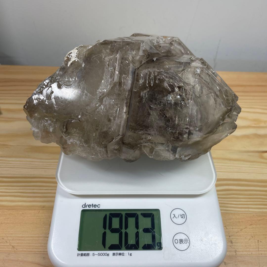 お値下げ　特大　スモーキーエレスチャル水晶　原石　1900g
