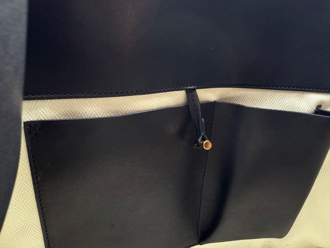 バッグ NNNThe Row Soft Margaux 17 Bag Black