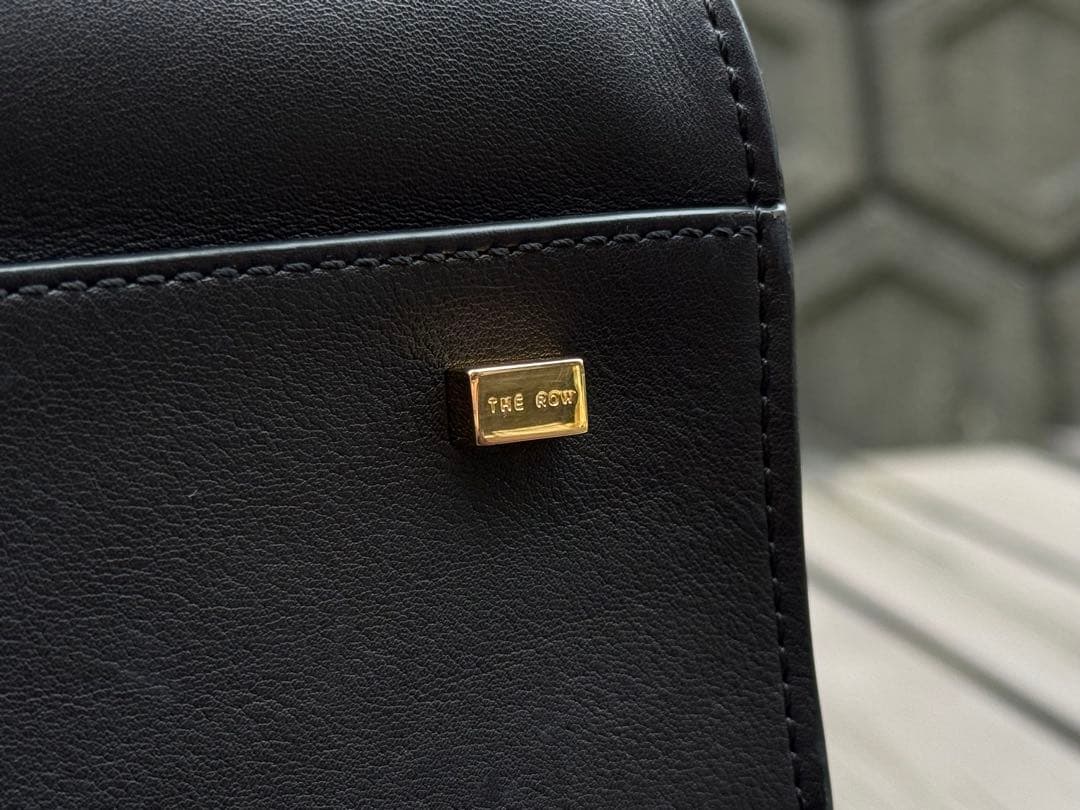 バッグ NNNThe Row Soft Margaux 17 Bag Black