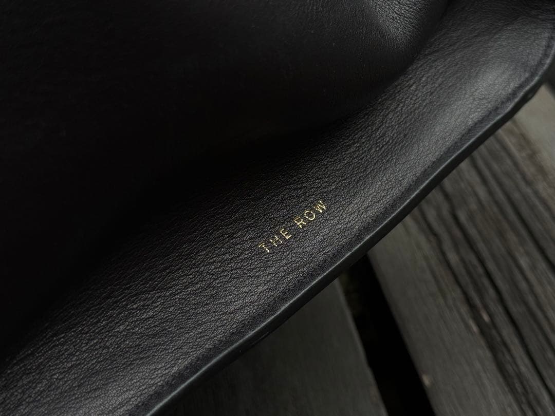 バッグ NNNThe Row Soft Margaux 17 Bag Black