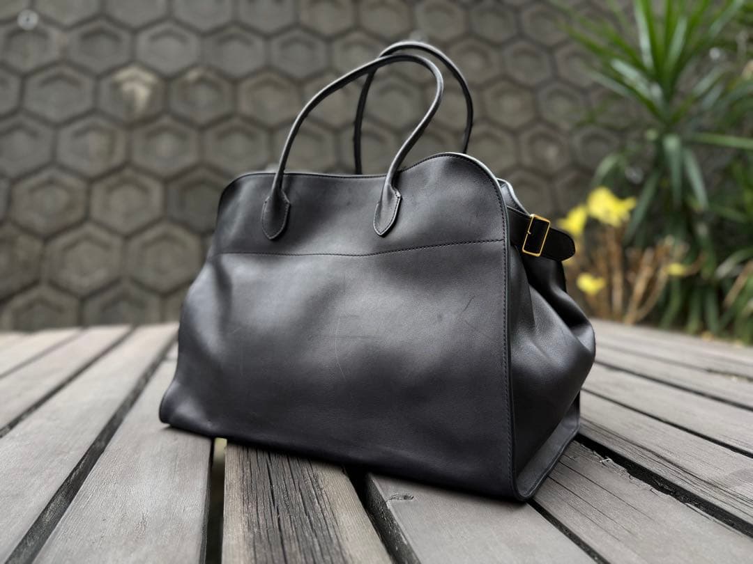 バッグ NNNThe Row Soft Margaux 17 Bag Black