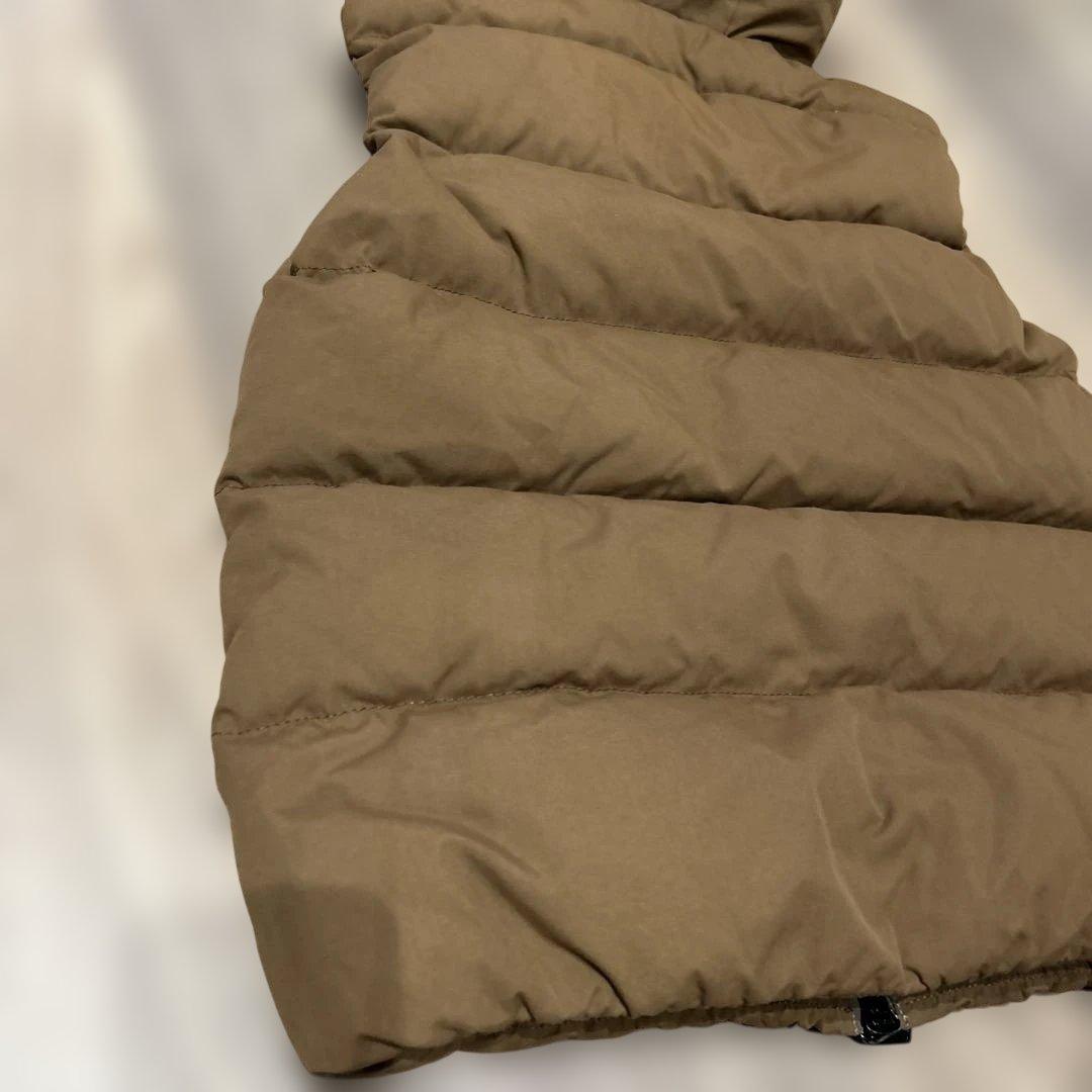【とん】肉厚 UGG アグ（M）茶色 ダウンベスト フルジップ フード