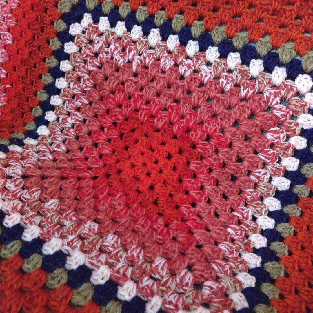 ハンドメイドかぎ針編みグラニースクエアマルチカバー ブランケット レッド系
