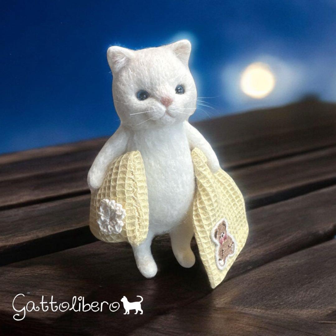 羊毛フェルト猫 白猫