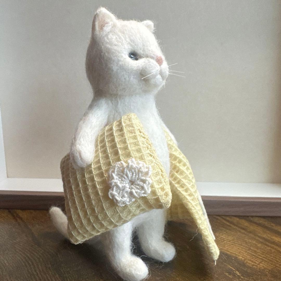 羊毛フェルト猫 白猫