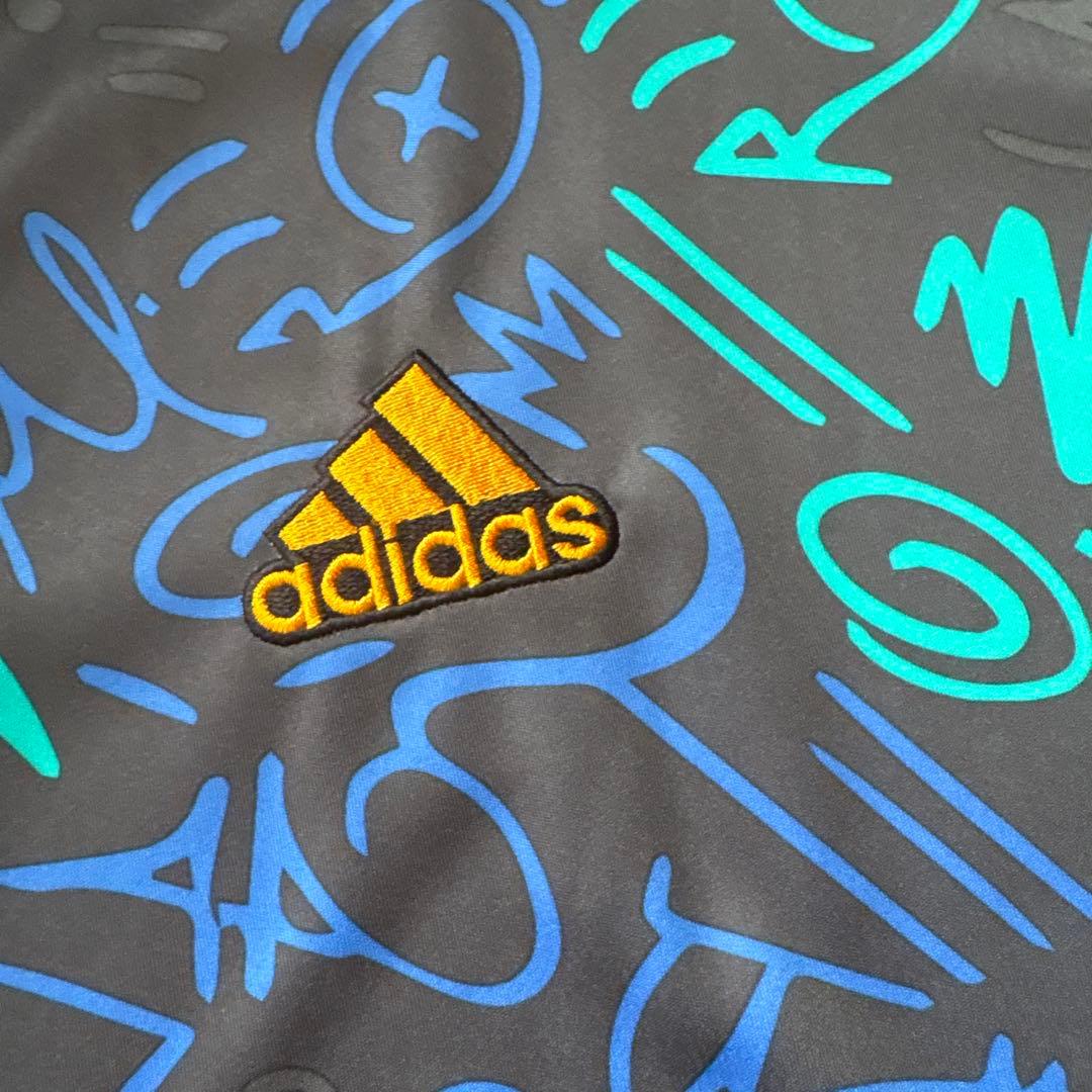 adidas レアル・マドリード　プラクティスシャツ　限定デザイン