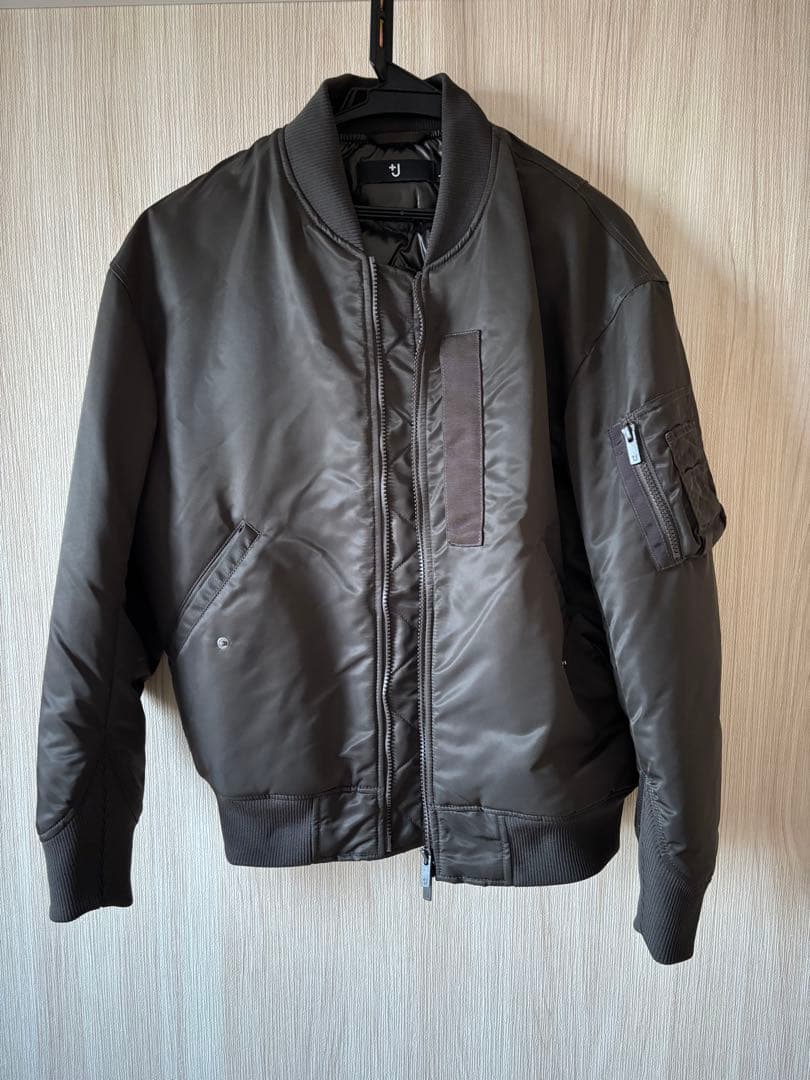 ユニクロ+J ハイブリッドダウン オーバーサイズMA-1ブルゾン Sサイズ