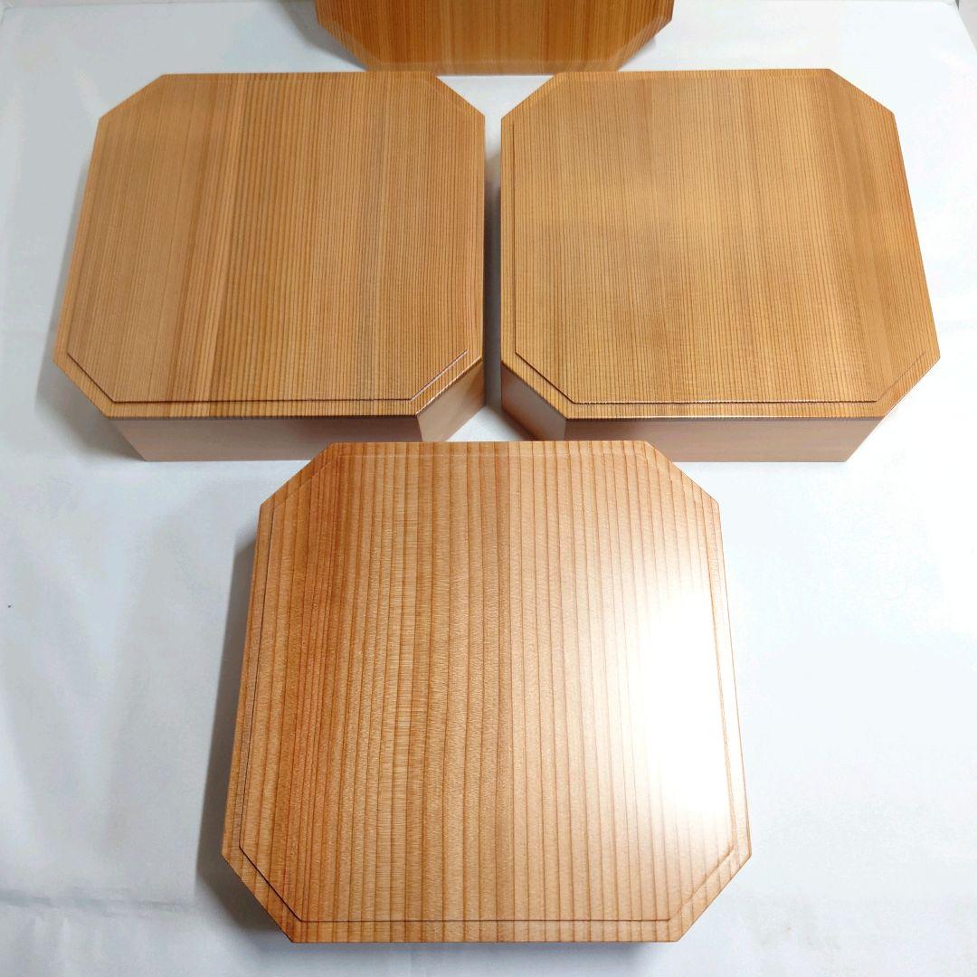 秋田杉　隅切三段重　内朱　重箱