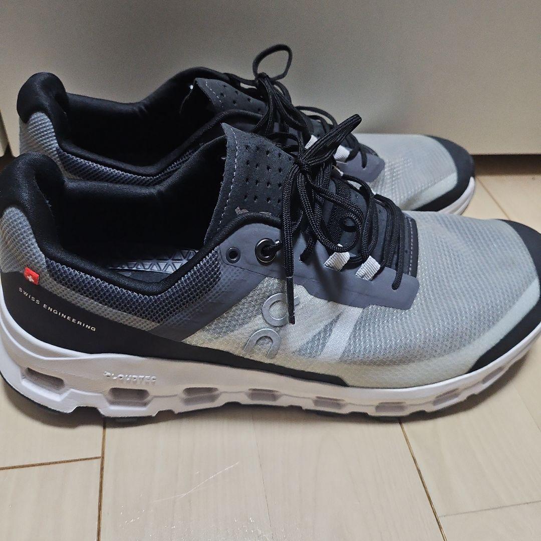 On CLOUDVISTA　クラウドビスタ スニーカー