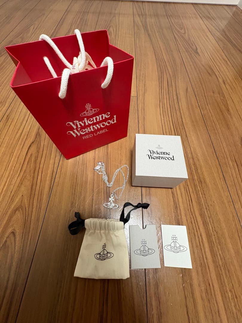 Vivienne Westwood クロスペンダントネックレス