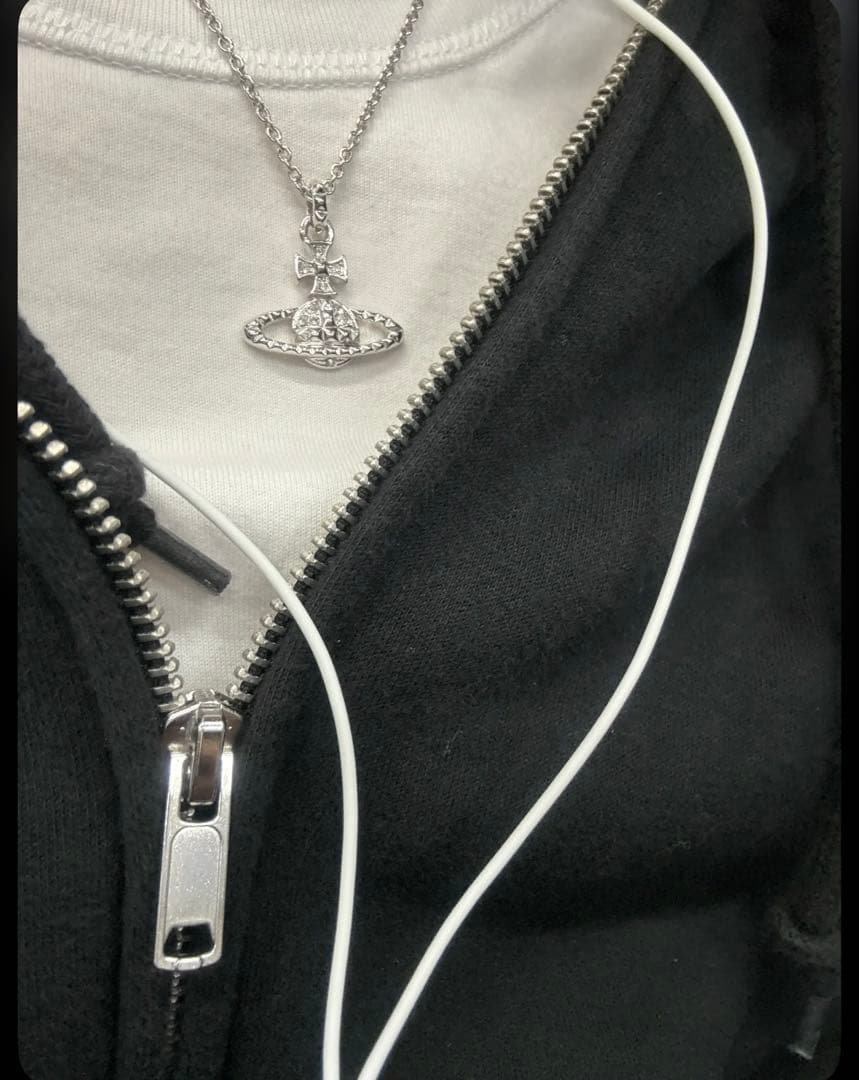 Vivienne Westwood クロスペンダントネックレス