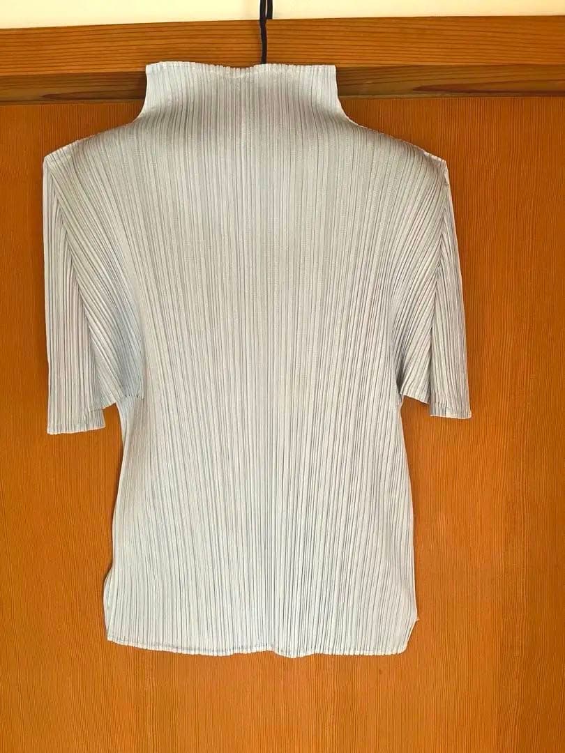 PLEATS PLEASEライトグレー プリーツデザイン 半袖シャツ サイズ3