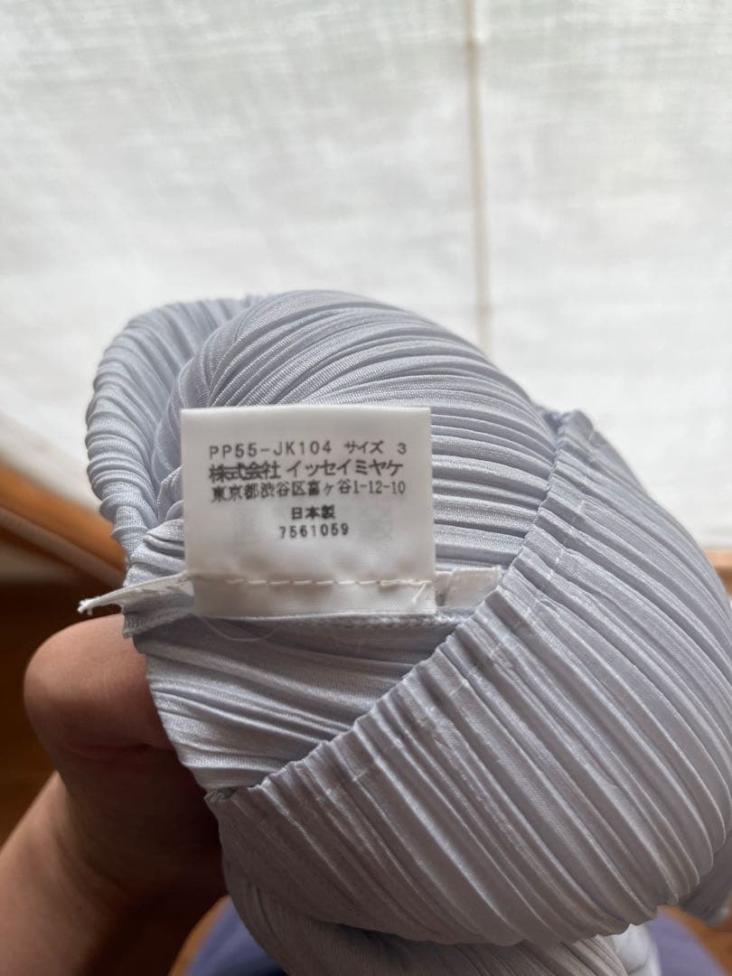 PLEATS PLEASEライトグレー プリーツデザイン 半袖シャツ サイズ3