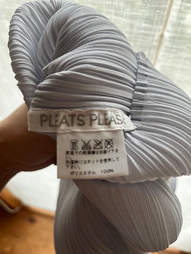 PLEATS PLEASEライトグレー プリーツデザイン 半袖シャツ サイズ3