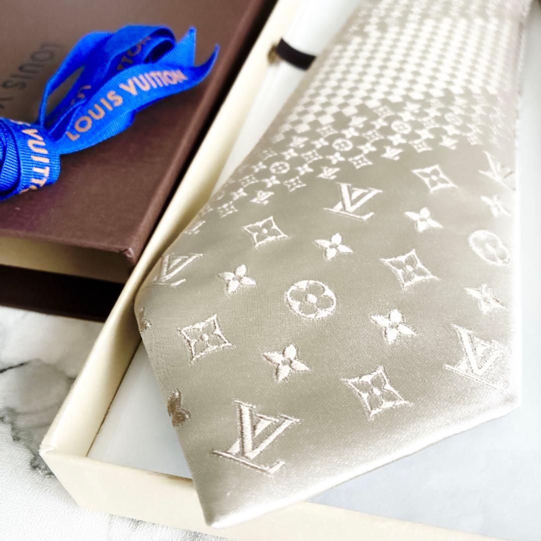 ✨未使用箱付極上品✨ルイヴィトン　ダミエモノグラムMIX ゴールド　ネクタイ