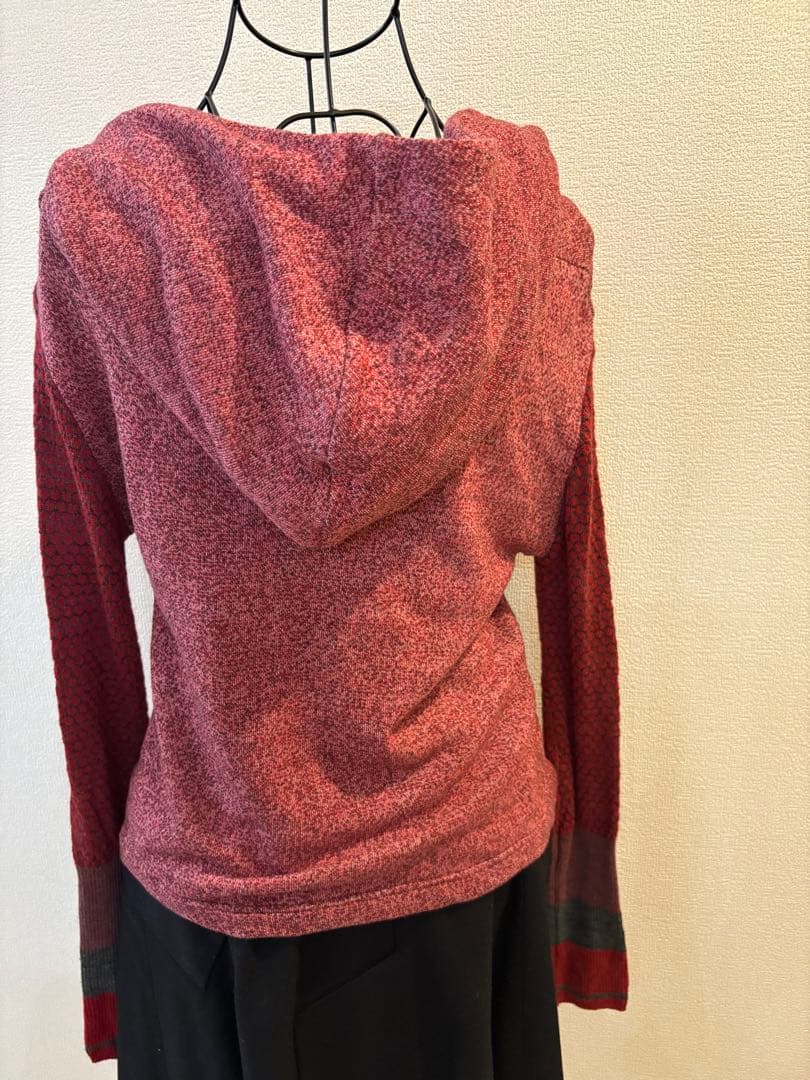 ⭐︎美品⭐︎ヴィヴィアンウエストウッドレッドレーベル　フード付き赤い長袖　かわいい