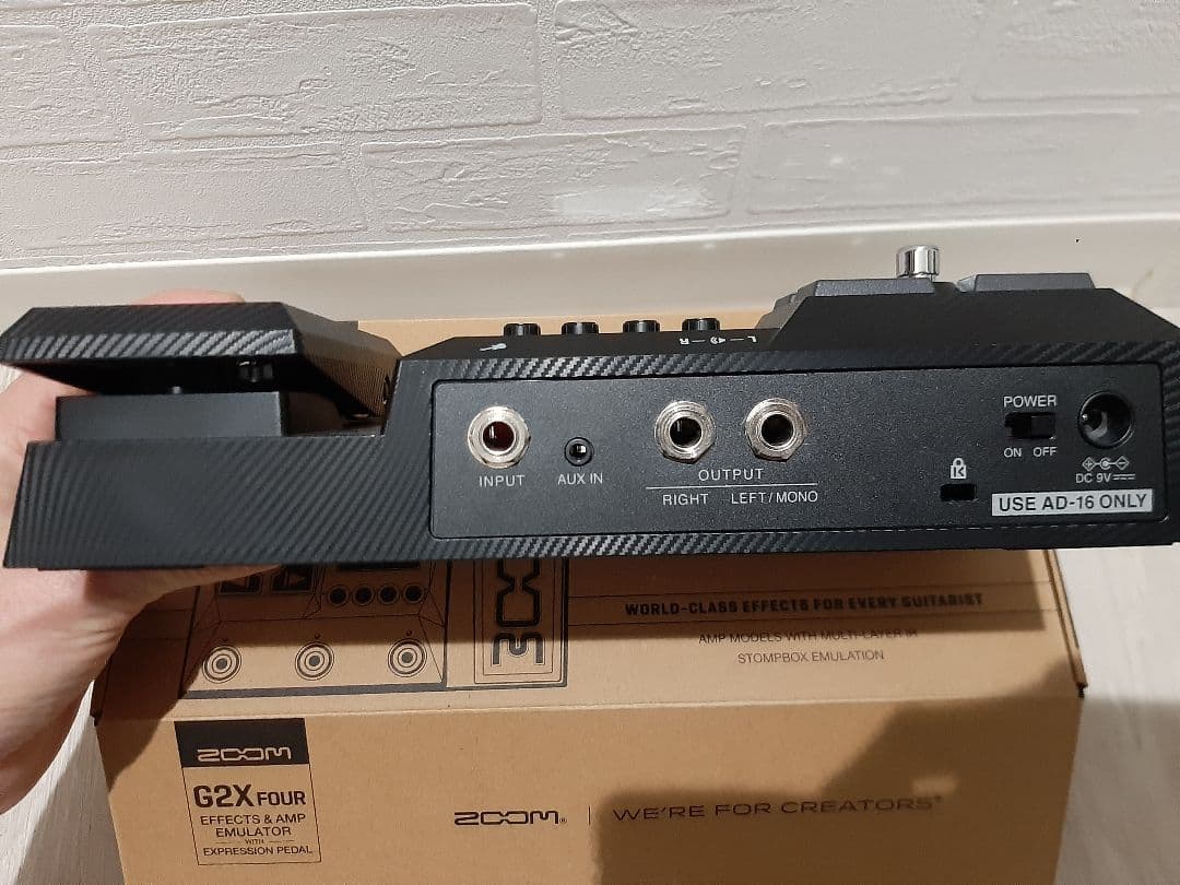 Zoom G2X Four ギターエフェクター