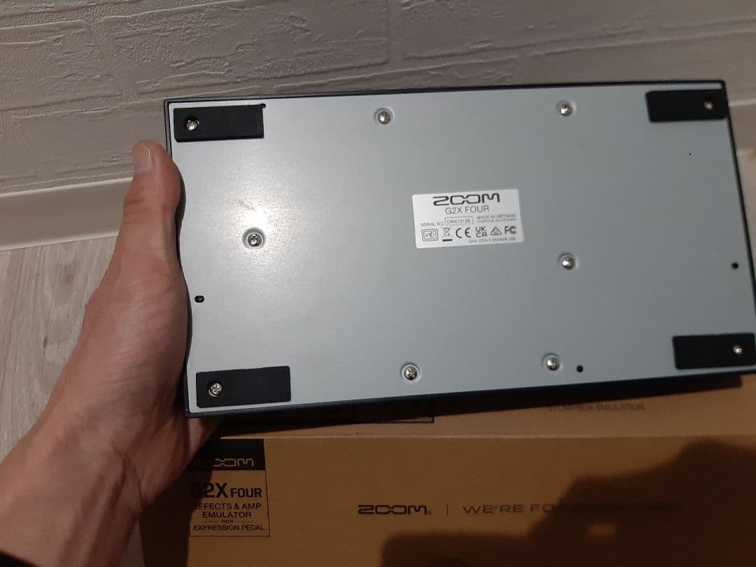 Zoom G2X Four ギターエフェクター