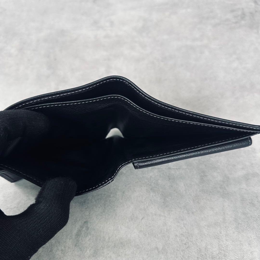 未使用✨GIVENCHY ワンポイント　4Gロゴ　レザー　二つ折り財布 黒